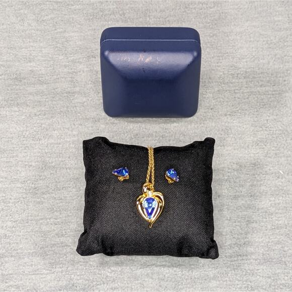 Vintage Avon Blue Rhinestone Gold Tone Necklace 18" & Earrings Set - Picture 2 of 5